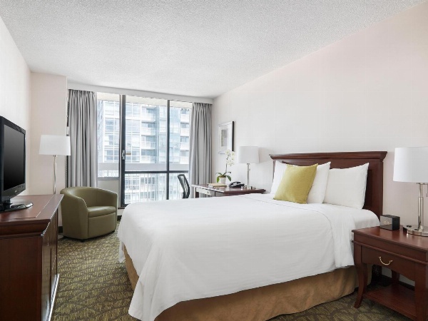 Chelsea Hotel, Toronto Main image